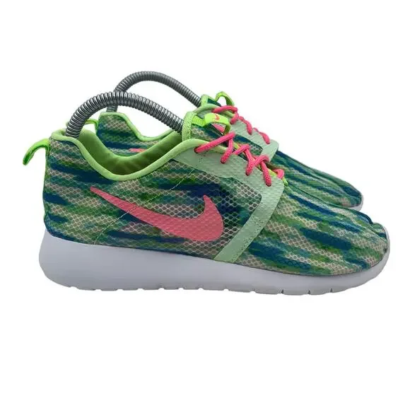 Nike Rosherun Flight Weight Running Shoes Pink Green Girls Youth 4.5 - Picture 2 of 8